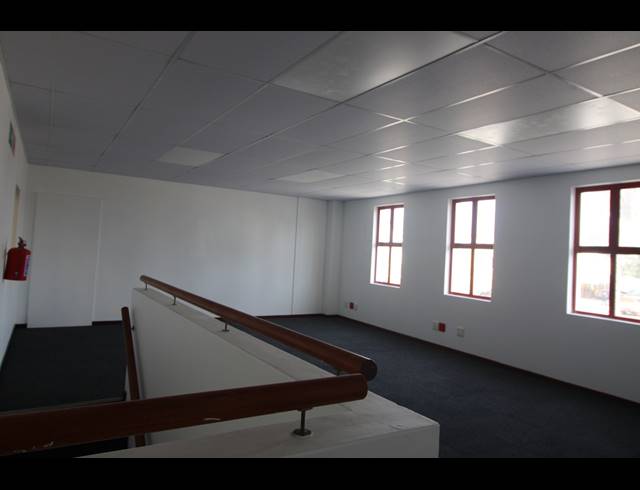 330M² WAREHOUSE TO LET IN KILLARNEY GARDENS